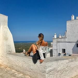 Meet your Posher, Zena